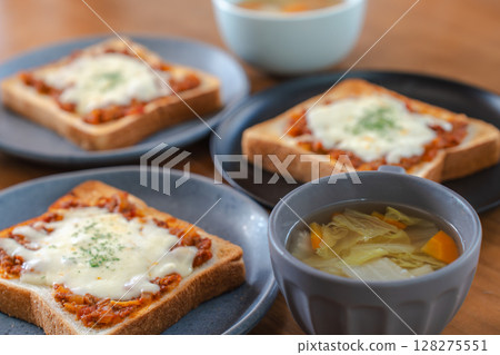 Meat sauce and cheese toast breakfast Meat sauce and cheese toast breakfast 128275551