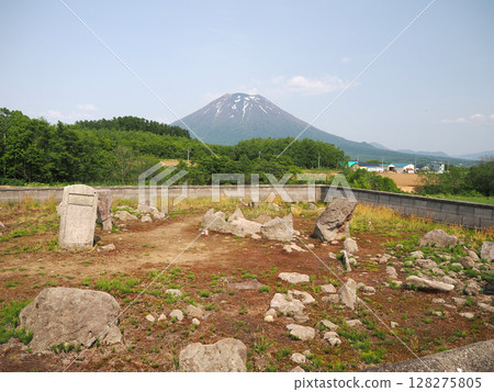 Soga Hokuei Stone Circle and Mt. Yotei (stone circle in Niseko) 128275805