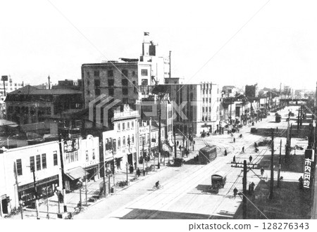 Old photo, 1931-1933, Tokyo, Sotobori-dori street around Nishi-Shinbashi 1-chome as seen from Toranomon Old photo, 1931-1933, Tokyo, Sotobori-dori street around Nishi-Shinbashi 1-chome as seen from Toranomon 128276343
