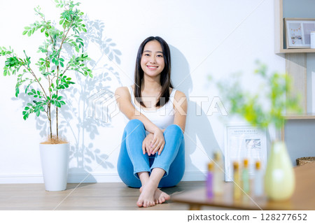 Woman's portrait Summer sunshine 128277652