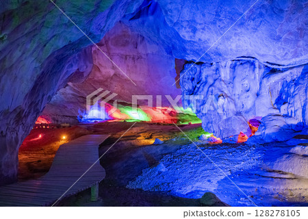 THAILAND PHRAE THAM PHA NANG KHOI CAVE THAILAND PHRAE THAM PHA NANG KHOI CAVE 128278105