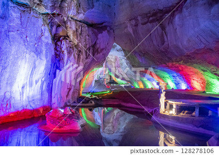 THAILAND PHRAE THAM PHA NANG KHOI CAVE THAILAND PHRAE THAM PHA NANG KHOI CAVE 128278106