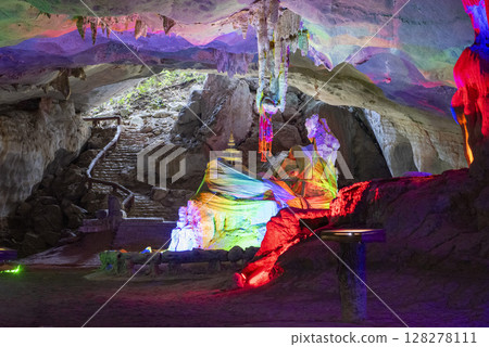 THAILAND PHRAE THAM PHA NANG KHOI CAVE 128278111