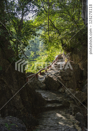 THAILAND PHRAE THAM PHA NANG KHOI CAVE 128278118