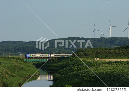 Limited express Sarobetsu running in the green Limited express Sarobetsu Soya Main Line Limited express Sarobetsu running in the green Limited express Sarobetsu Soya Main Line 128278255