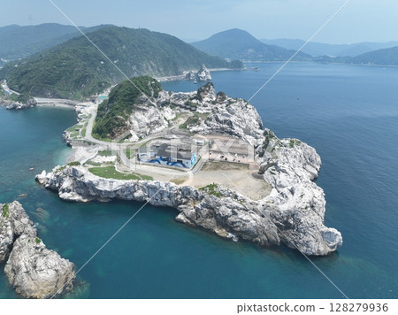 和歌山縣白崎海洋公園的無人機拍攝到的壯麗景色 和歌山縣白崎海洋公園的無人機拍攝到的壯麗景色 128279936