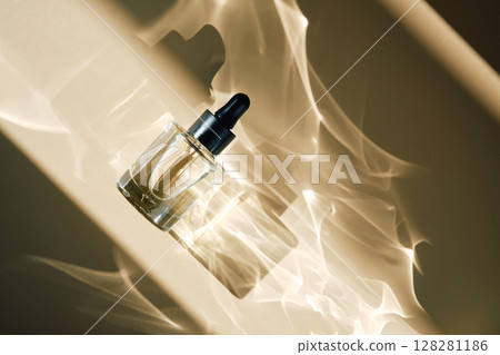 Serum extract for the face in the sun. Serum extract for the face in the sun. 128281186