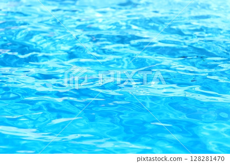 Reflection of rippling waves on the ocean surface 128281470