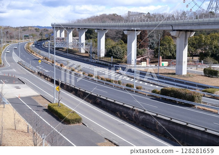 Koen-Nishi Station, Moricoro Park and the Ferris wheel (Linimo, Nagakute City, Aichi Prefecture) 128281659