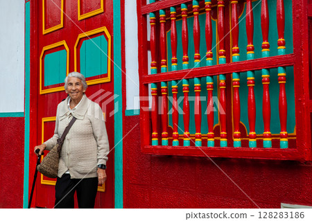Senior woman at the beautiful colonial town of Concepcion located in the department of Antioquia in Colombia. 128283186