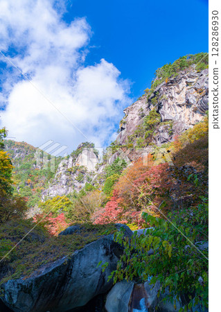 【紅葉】昇仙鄉的象徵－角延坊，欣賞絕美紅葉美景【山梨縣】 128286930