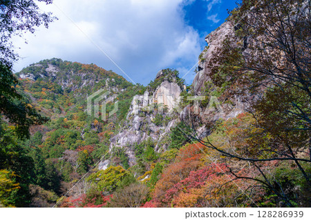 【紅葉】昇仙鄉的象徵－角延坊，欣賞絕美紅葉美景【山梨縣】 128286939