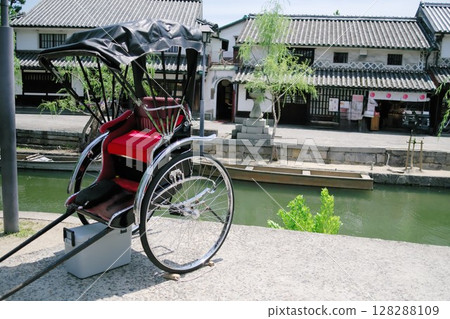 The atmosphere of Kurashiki's Bikan Historical Quarter and rickshaws The atmosphere of Kurashiki's Bikan Historical Quarter and rickshaws 128288109