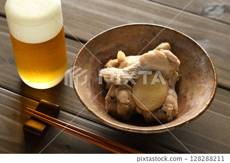 Boiled chicken wings in salt Boiled chicken wings in salt 128288211