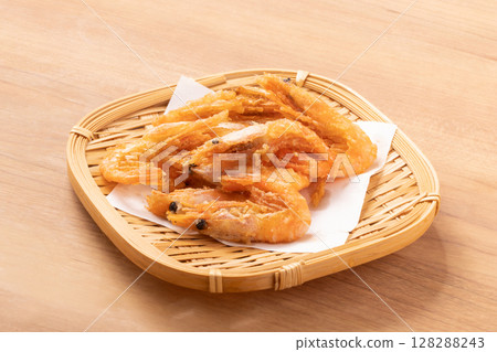 Deep fried sweet shrimp 128288243
