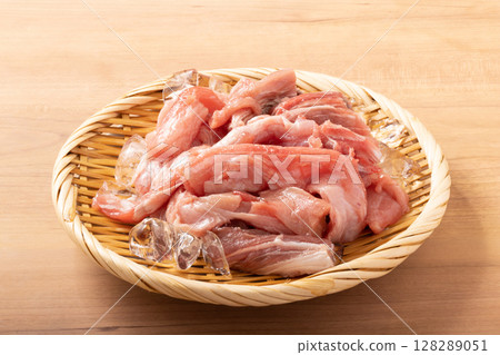 Tuna bones Tuna bones 128289051