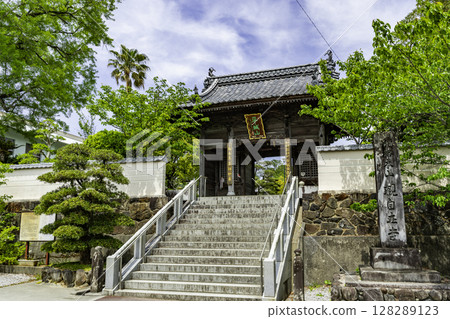 四國88朝聖寺院中的第40所:愛媛郡愛南町三門觀自在寺 四國88朝聖寺院中的第40所:愛媛郡愛南町三門觀自在寺 128289123
