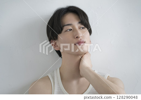 20多歲男子的男性美形象畫像 20多歲男子的男性美形象畫像 128290048