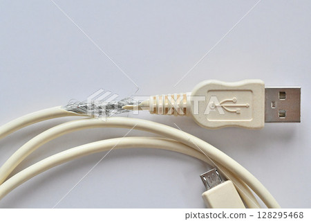 Aged charging cable 128295468