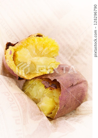 Baked sweet potato, Beni Haruka, cut, cross section, bright background 128296790