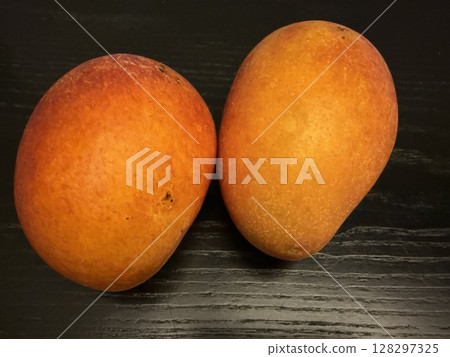 Ripe mangoes for sale at a market in Taiwan 128297325