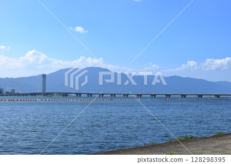 Summer sky, Lake Biwa and Mount Hiei 128298395