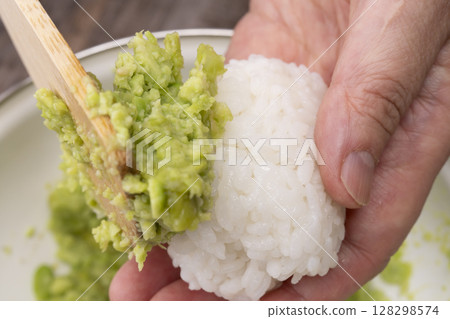 製作豆沙萩餅 製作豆沙萩餅 128298574