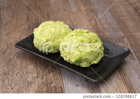 Ohagi with Zunda paste 128298617