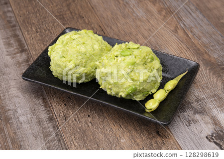 Ohagi with Zunda paste Ohagi with Zunda paste 128298619