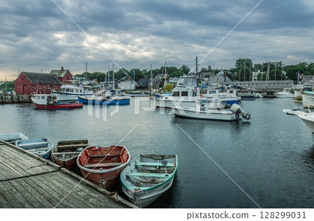 Rockport harbor with the famous fishing shack in the distance, Massachusetts, USA 128299031