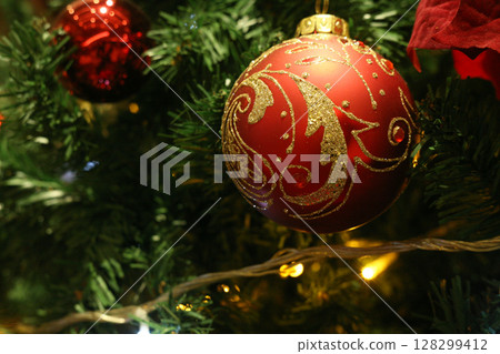 Christmas tree decoration Christmas tree decoration 128299412
