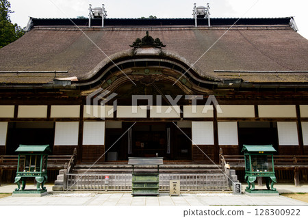 World Heritage Site Mount Koya, Kongobu-ji Temple, Wakayama Prefecture World Heritage Site Mount Koya, Kongobu-ji Temple, Wakayama Prefecture 128300922