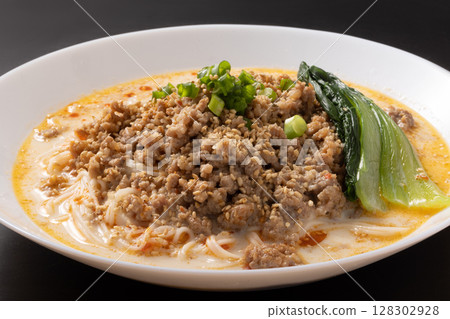 Chilled soy milk tantan somen noodles 128302928