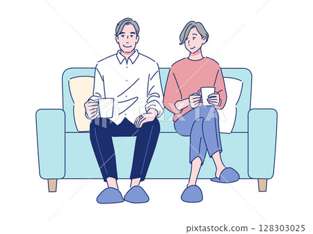 一對友好的老年夫婦並排坐在沙發上 一對友好的老年夫婦並排坐在沙發上 128303025