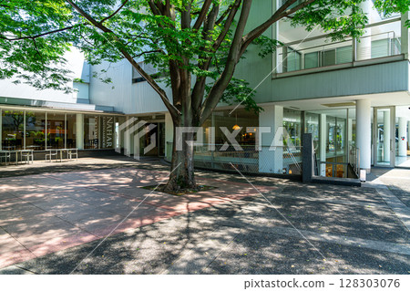 [Tokyo] The stylish Daikanyama Hillside Terrace 128303076