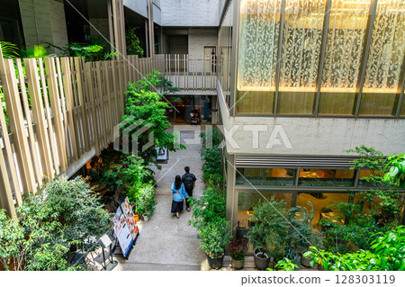 [東京] 時尚店鋪林立的森林門代官山 128303119