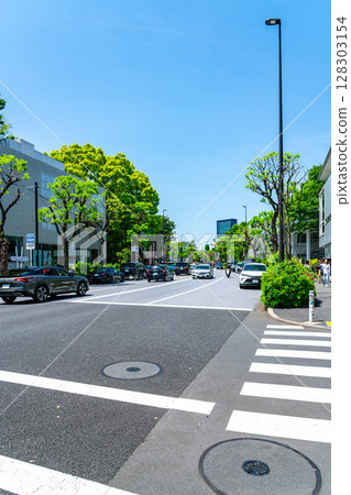 [東京] 初夏的代官山舊山手街，綠意盎然 128303154