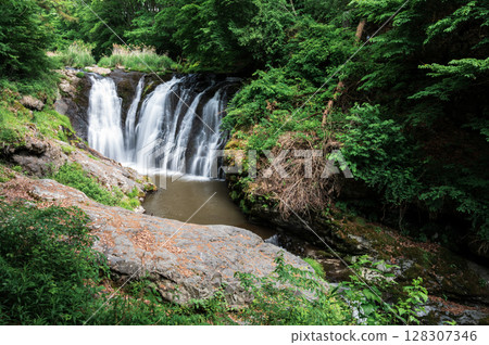 塔魯基瀑布,多層瀑布,夏季瀑布 塔魯基瀑布,多層瀑布,夏季瀑布 128307346