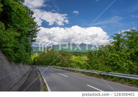 可以眺望八岳的路 可以眺望八岳的路 128308401