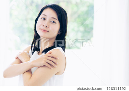年輕女性的美麗形象 128311192