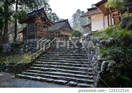 滋賀郡日吉大社-全國約 3,800 座日吉、日枝、山王神社的總社 滋賀郡日吉大社-全國約 3,800 座日吉、日枝、山王神社的總社 128312554