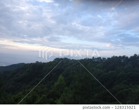 從山上看到的日落 從山上看到的日落 128315021