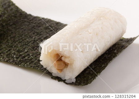 Natto roll 128315204