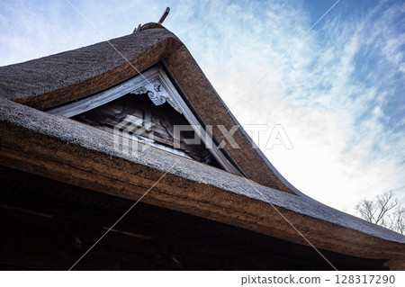 寺廟的茅草屋頂 128317290