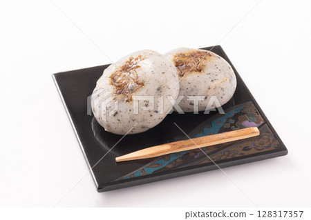 [Tono City, Iwate Prefecture] Kirisensho (walnuts, sesame) - Mochi sweets 128317357