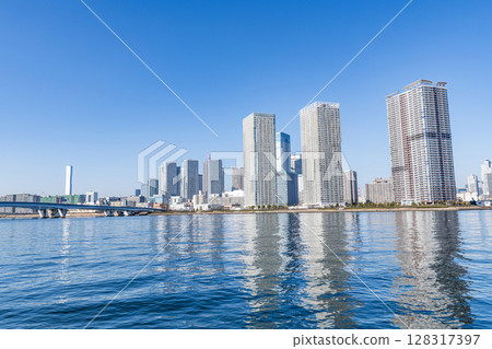 東京都中央區晴海的高樓公寓大樓（塔樓公寓） 128317397