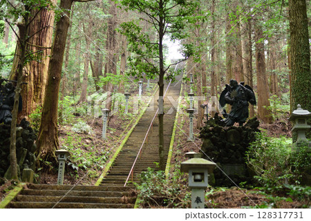 Ozuyama Sonoji Okunoin 128317731