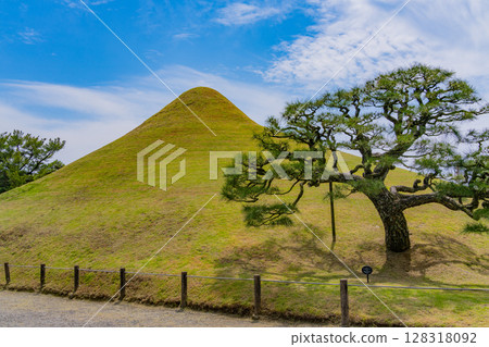 (熊本縣)水前寺成趣園(水前寺公園)富士月山 (熊本縣)水前寺成趣園(水前寺公園)富士月山 128318092
