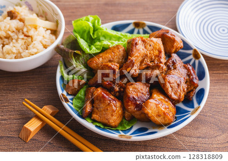 Spicy seasoned pork 128318809
