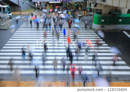Scenery in front of Osaka Station in the rain Scenery in front of Osaka Station in the rain 128319804